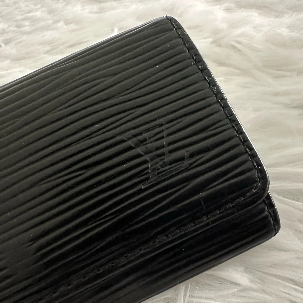 Authentic Louis Vuitton‎ Black Epi Leather 4 Key Case Holder - Picture 3 of 15